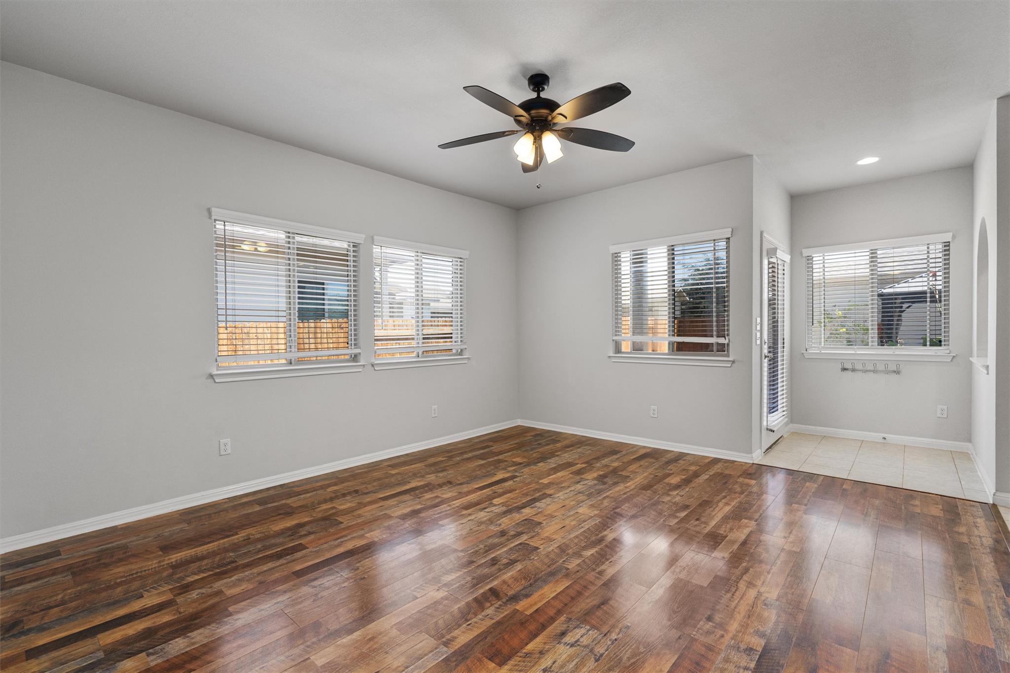 256 Pelican Bay CIR — photo 5