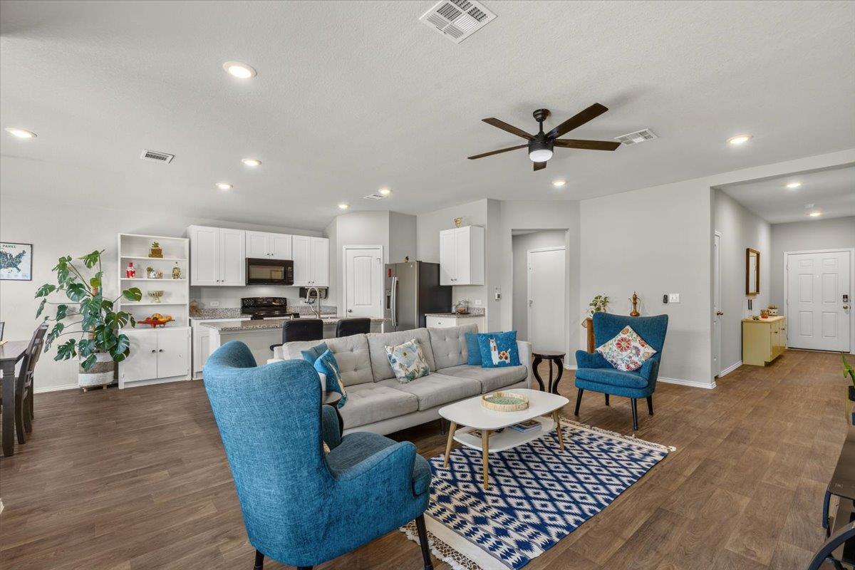 6004 Brocade DR — photo 3