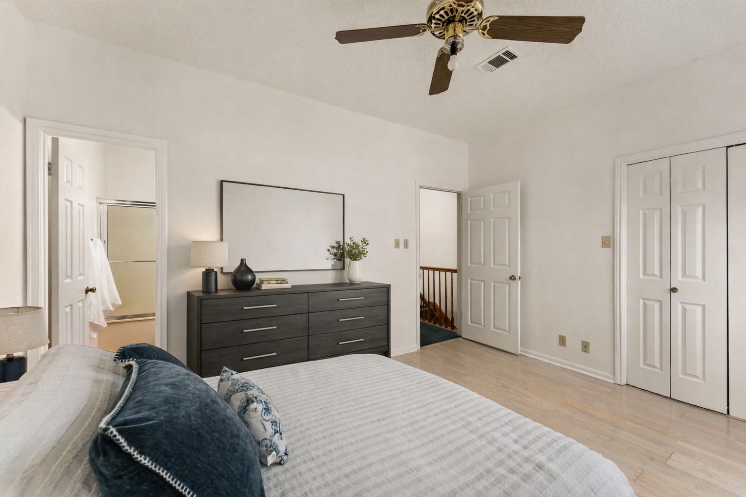 1307 Kinney Ave #124 — photo 4
