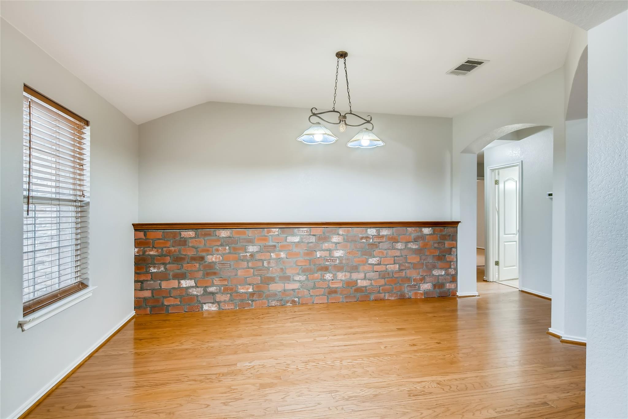 1504 Julianas WAY — photo 4