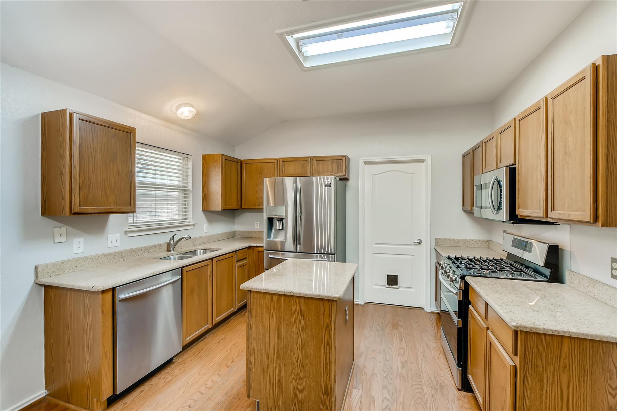 1504 Julianas WAY — photo 5