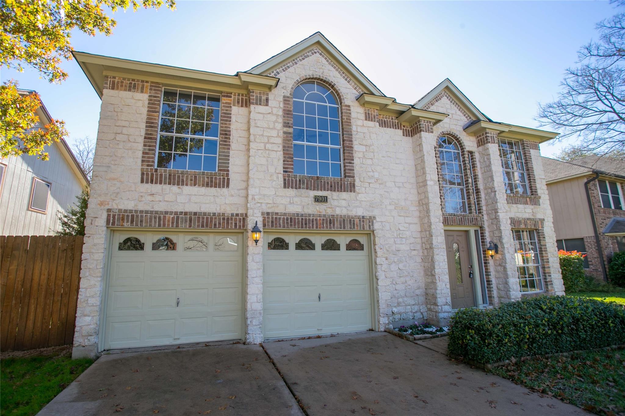 7901 Taranto DR — photo 3