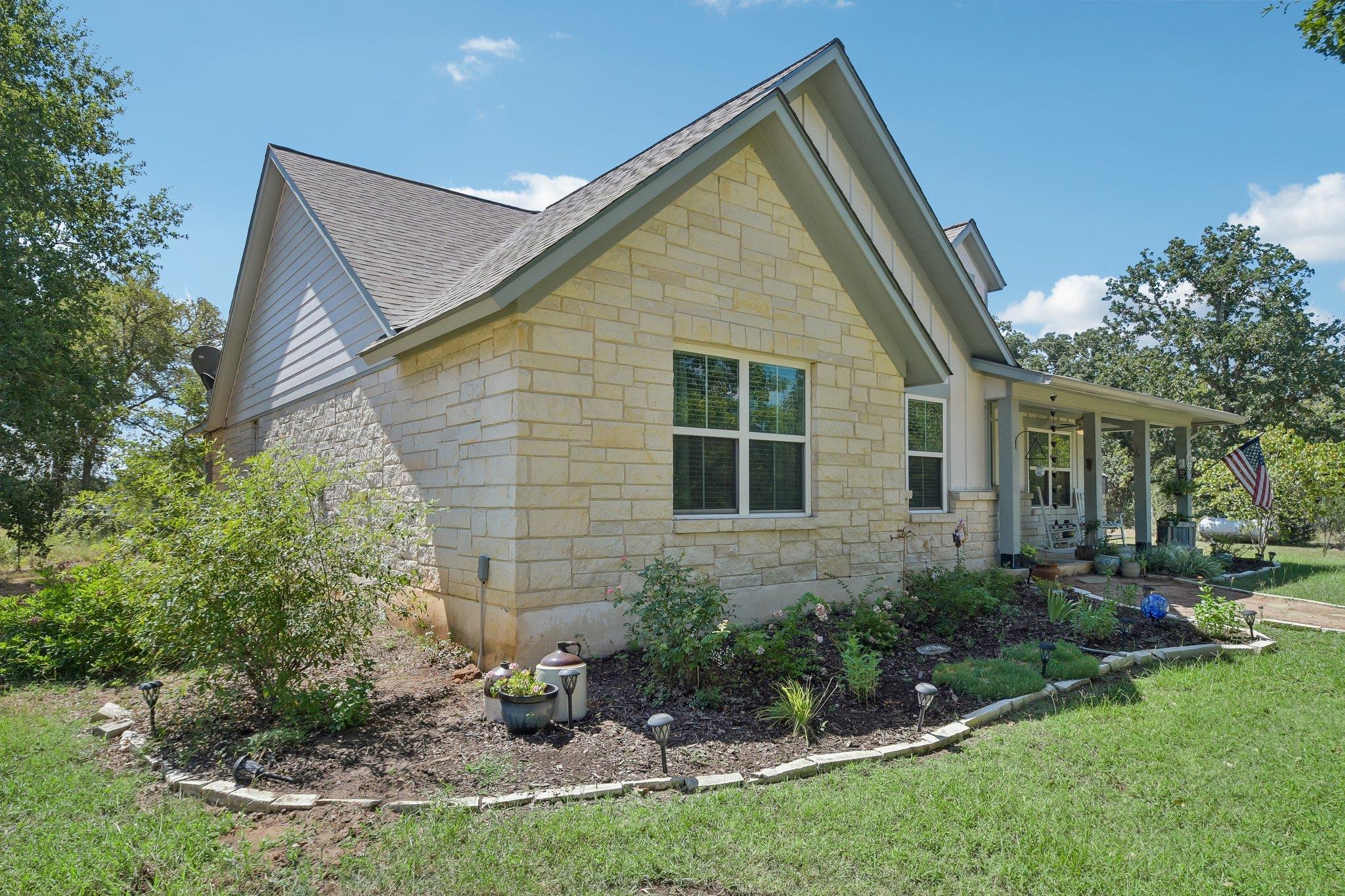 596 Pleasant Grove LOOP — photo 4