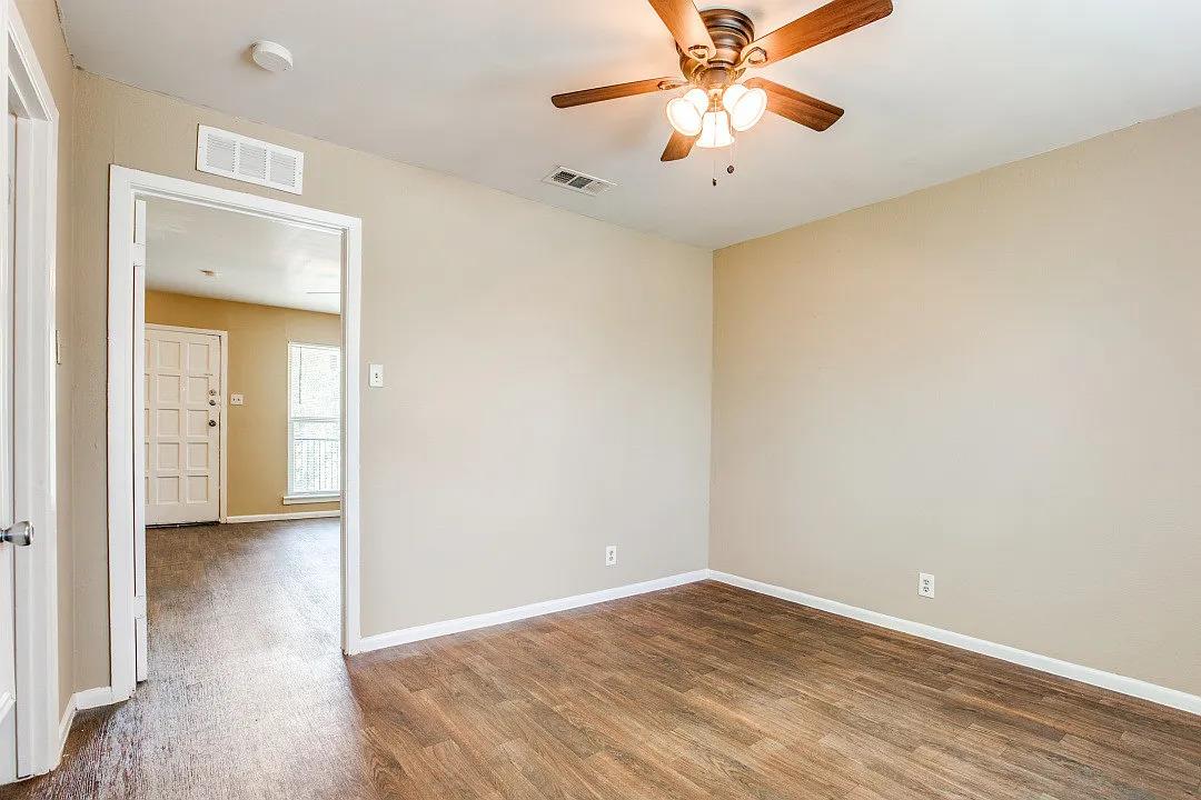 216 Lucas ST #2 — photo 5