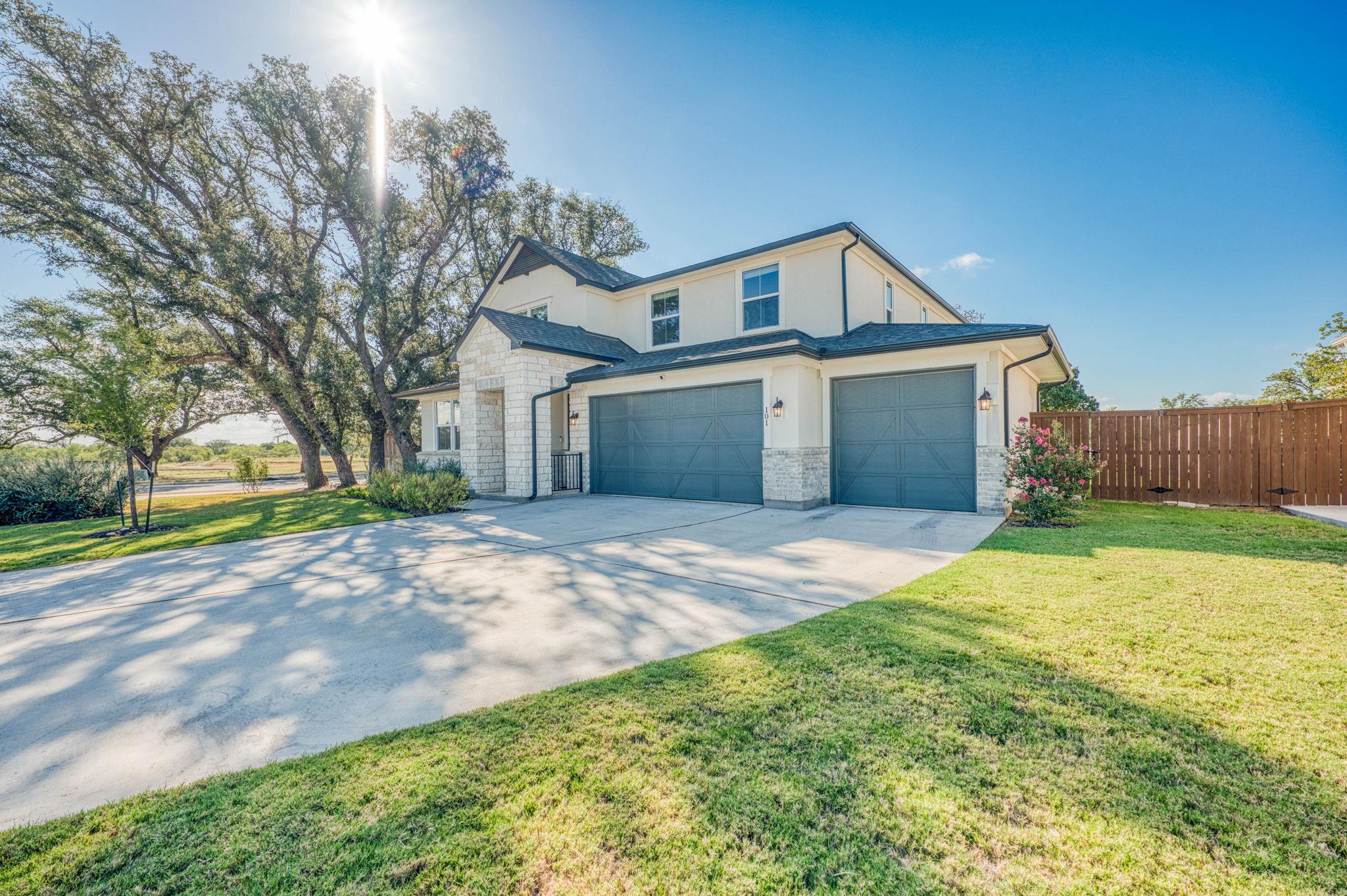 101 Plumbago LN — photo 3