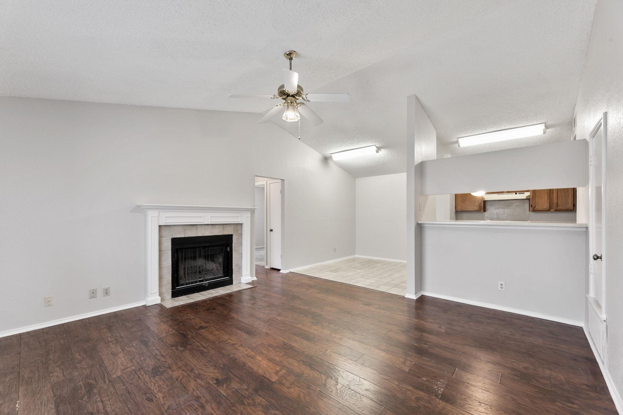 6002 Parkwood DR #B — photo 4