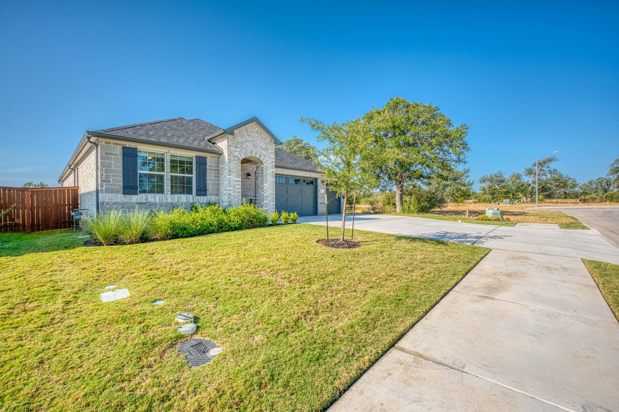 121 Plumbago LN — photo 4