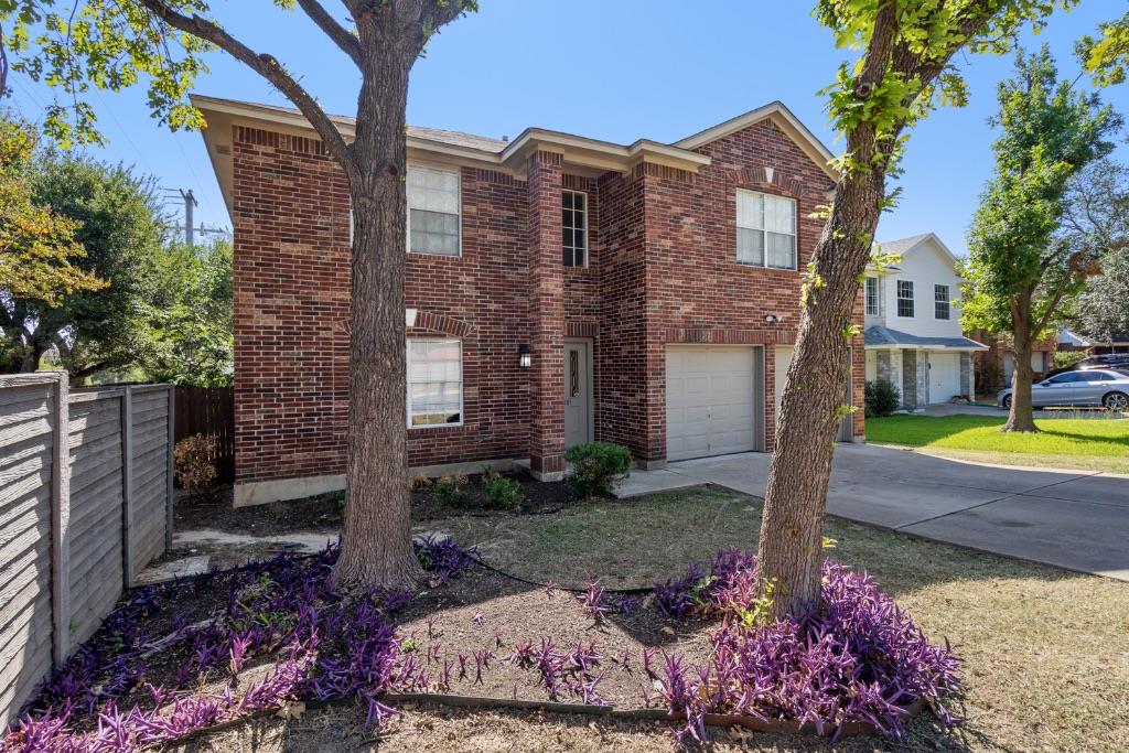 8001 Brienne DR — photo 3