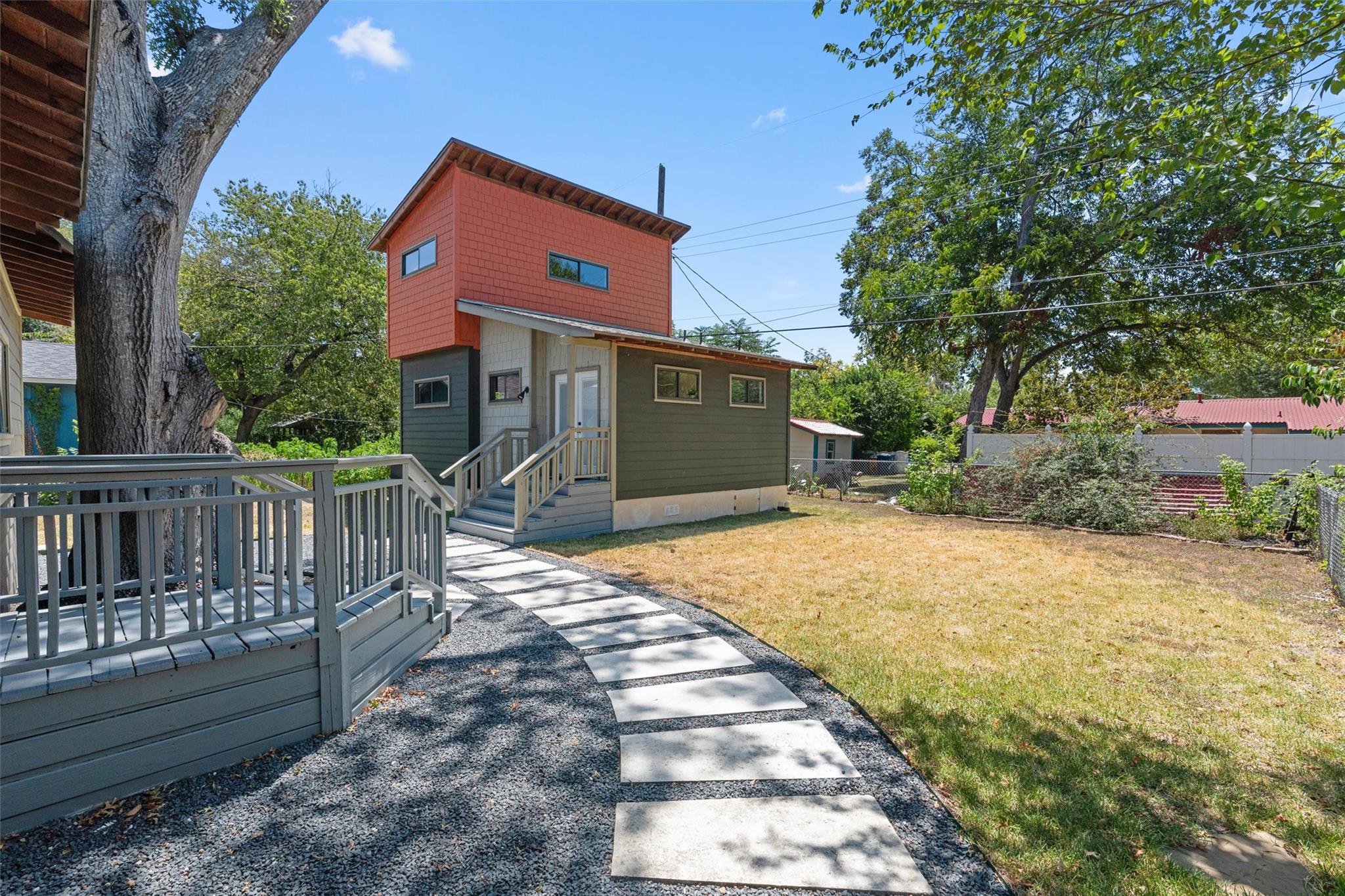 2709 Geraghty Ave — photo 3