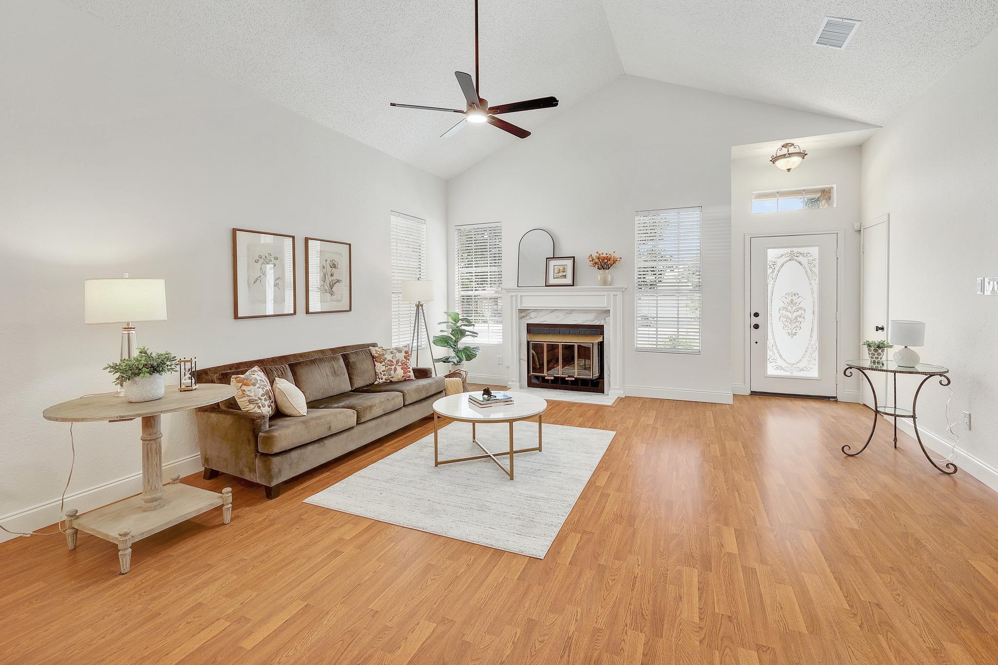 2012 Castle View DR — photo 4