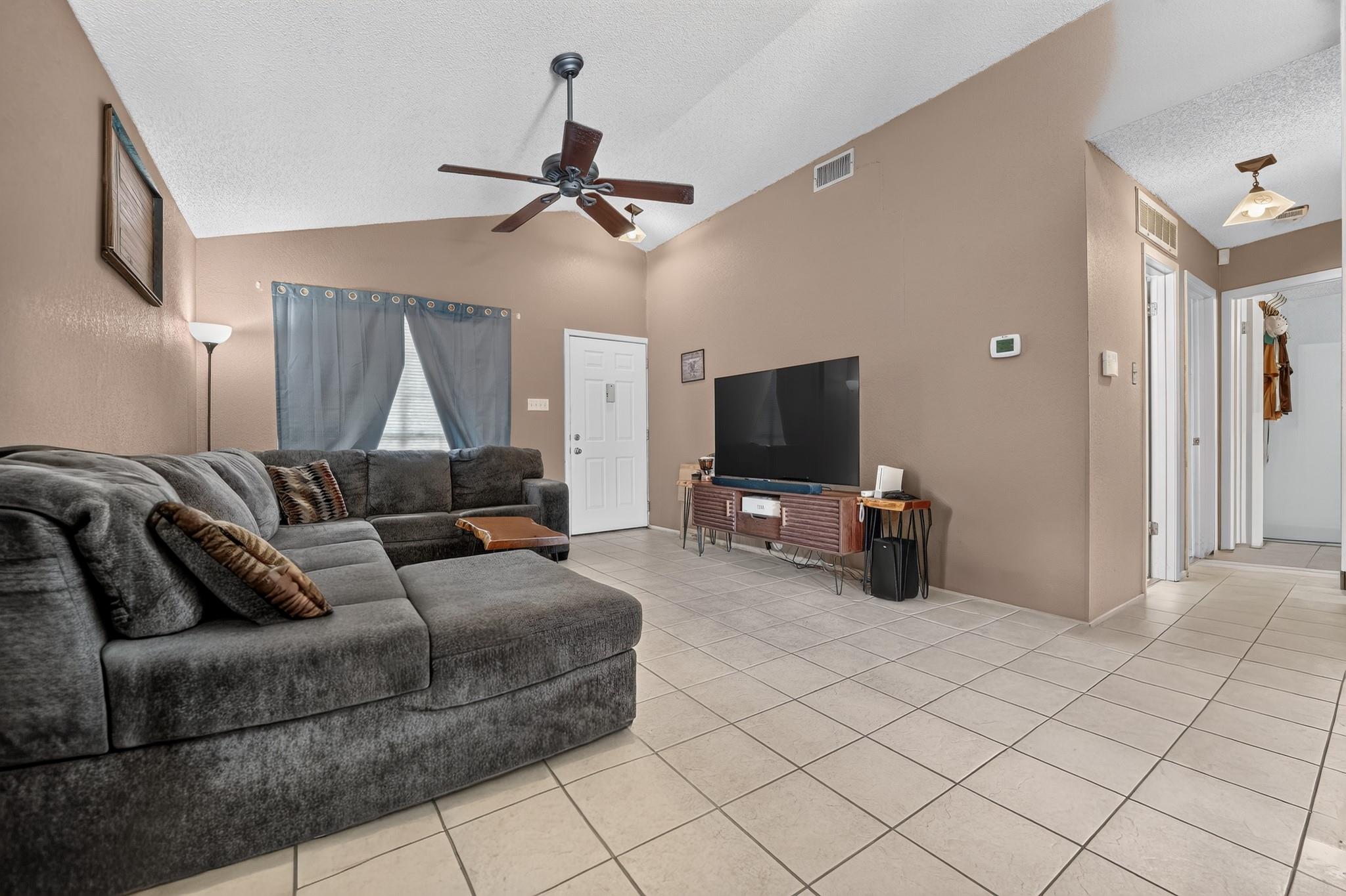 1015 Yager LN #196 — photo 3