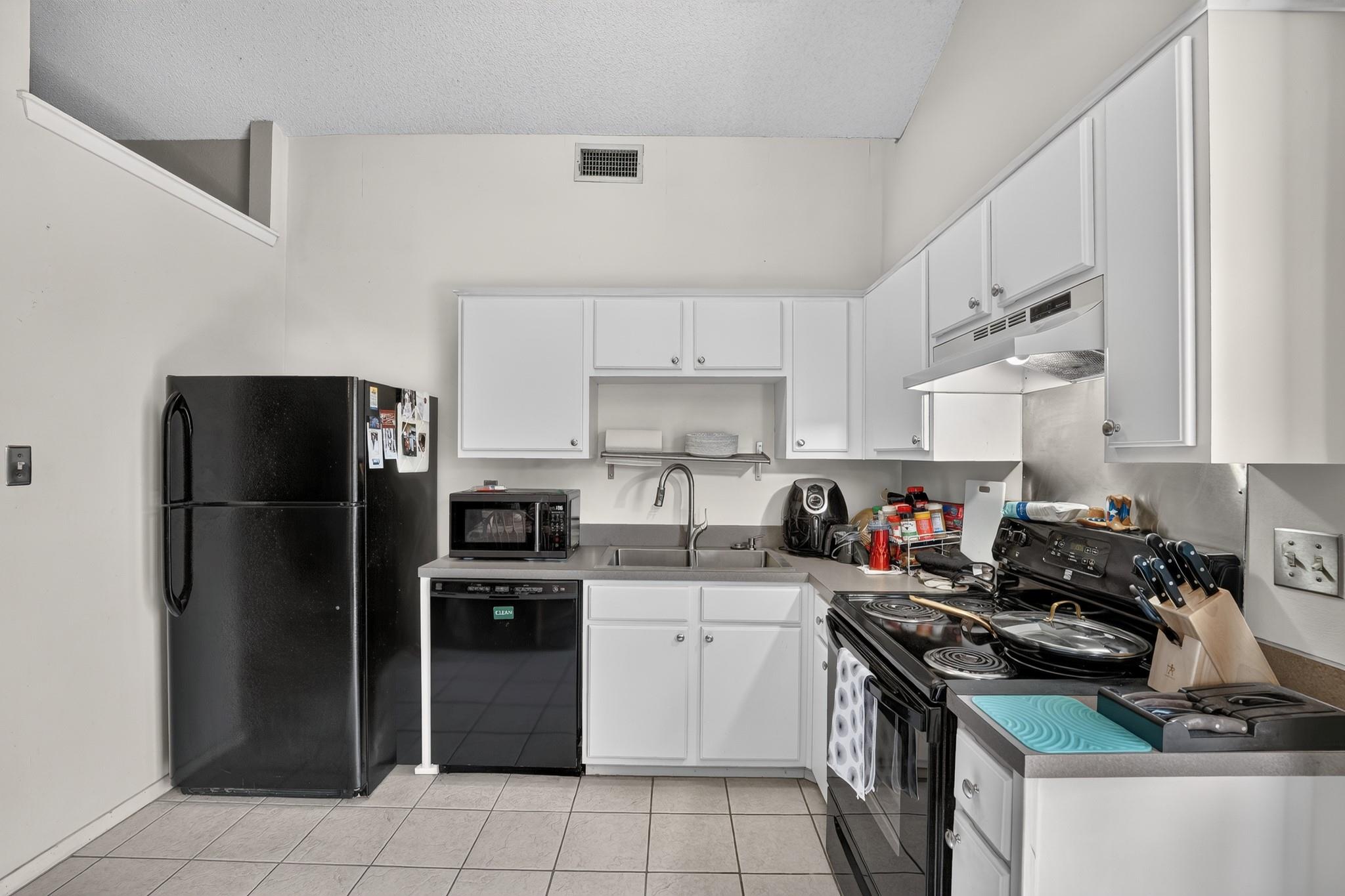 1015 Yager LN #196 — photo 5
