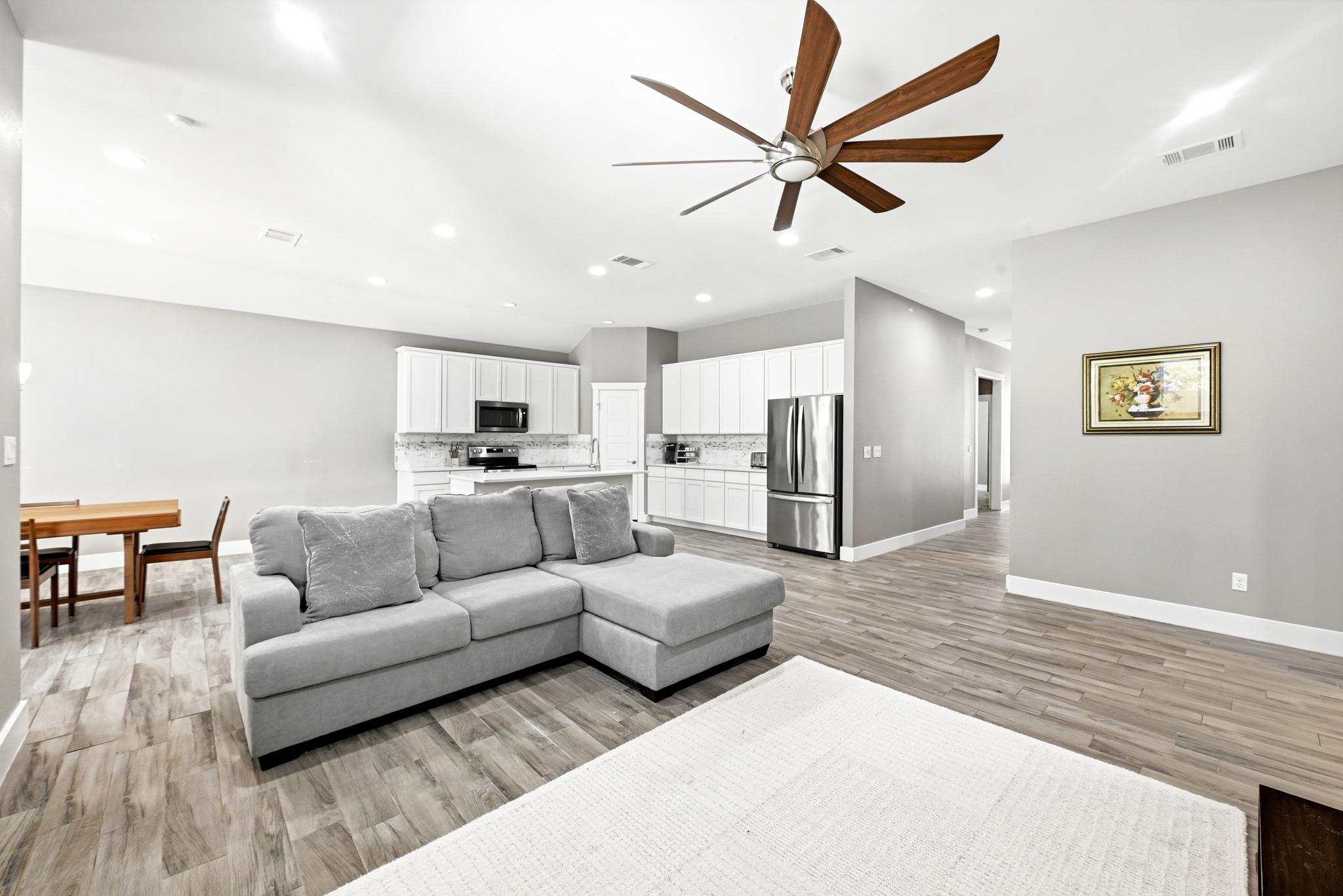 210 Tahitian Drive DR — photo 4