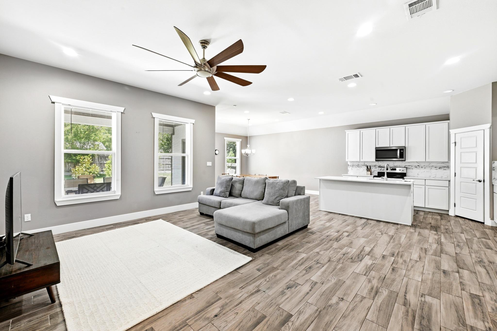 210 Tahitian Drive DR — photo 5