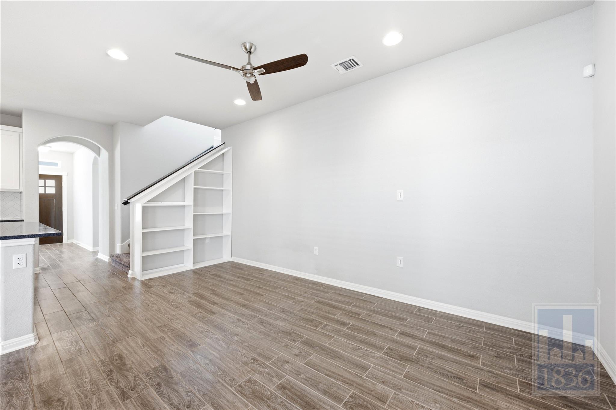 5916 Corrine LN — photo 5