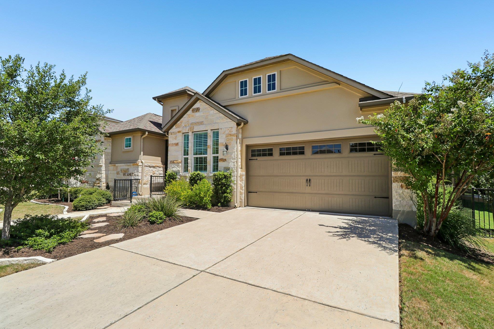 326 Mendocino LN