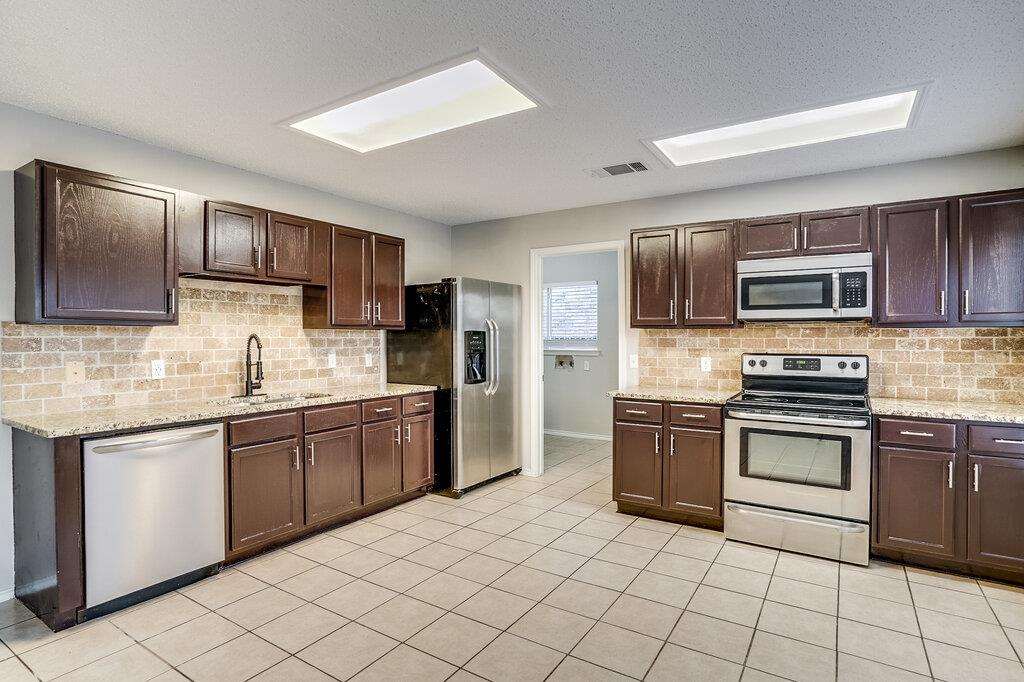 1001 Howell Terrace PL — photo 3