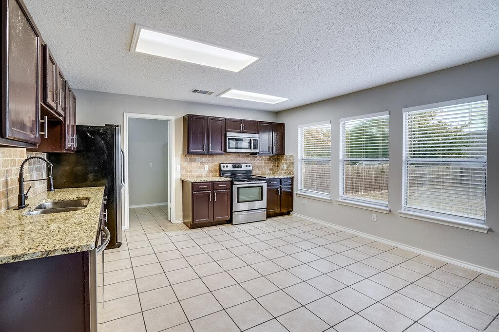 1001 Howell Terrace PL — photo 4