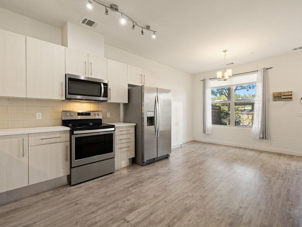 7805 Cooper LN #204 — photo 4