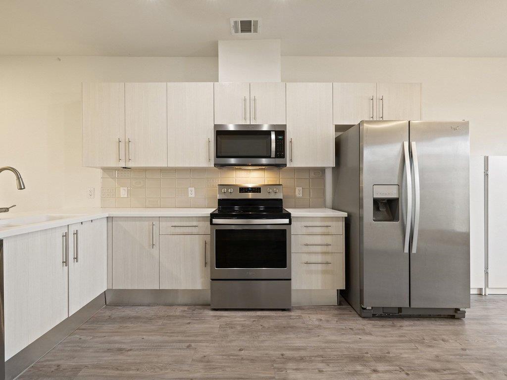 7805 Cooper LN #204 — photo 5
