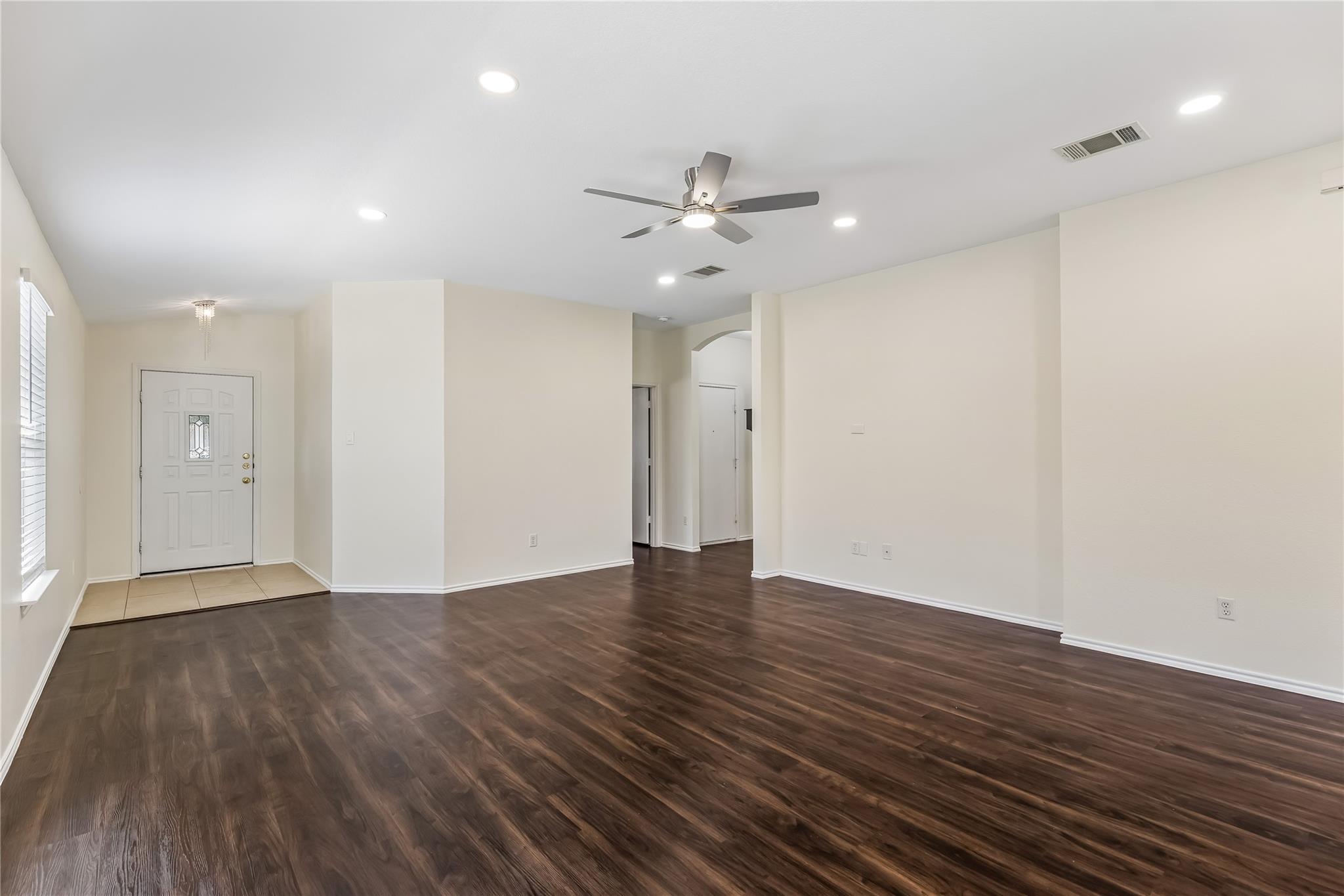 505 Washington Square DR #1D — photo 3