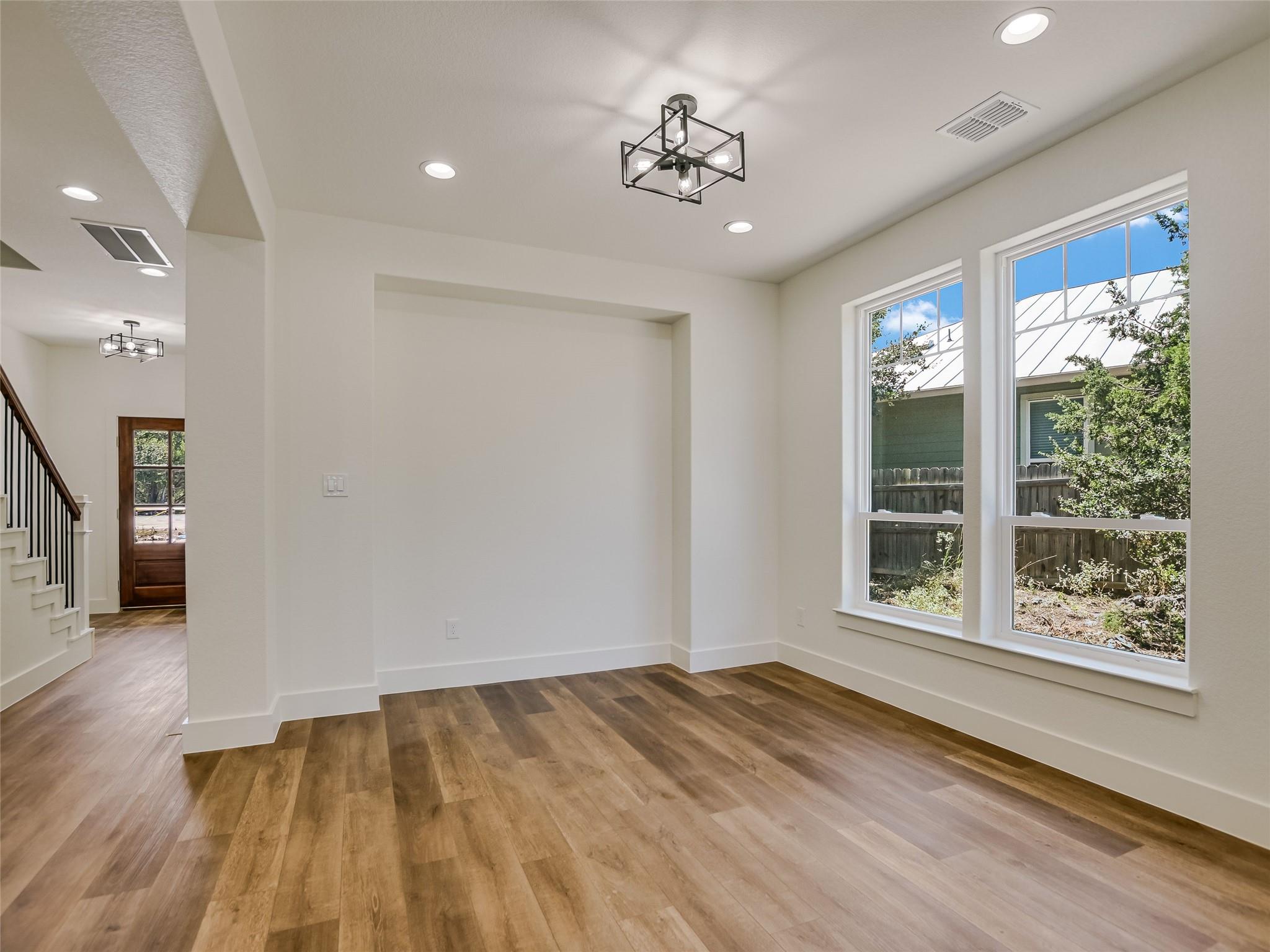 13 Rock Hollow CIR — photo 5