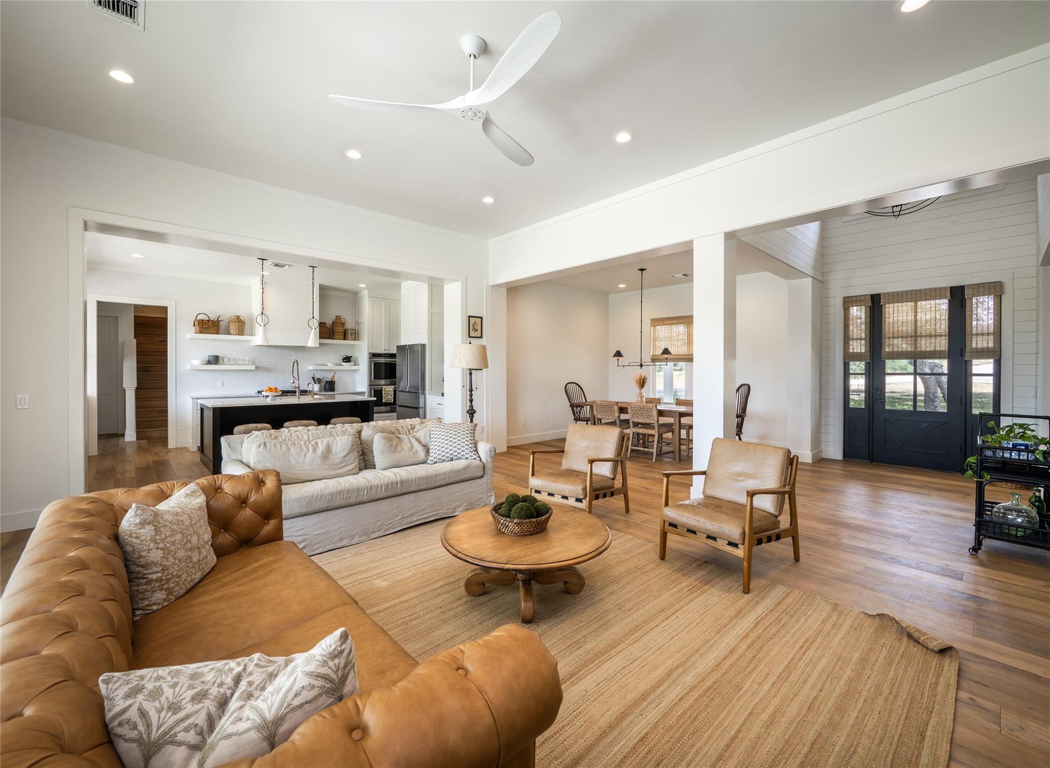 112 Roanoak DR — photo 5