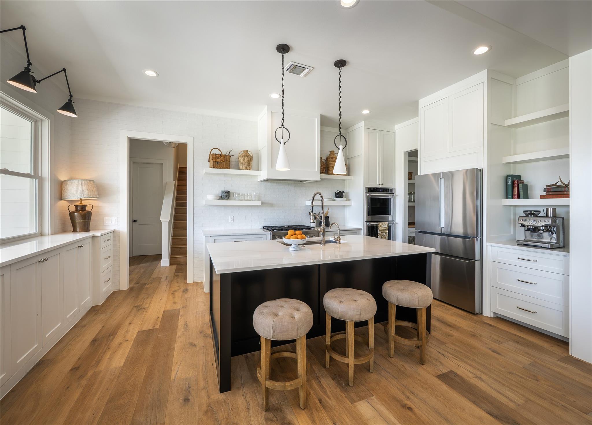 112 Roanoak DR — photo 4