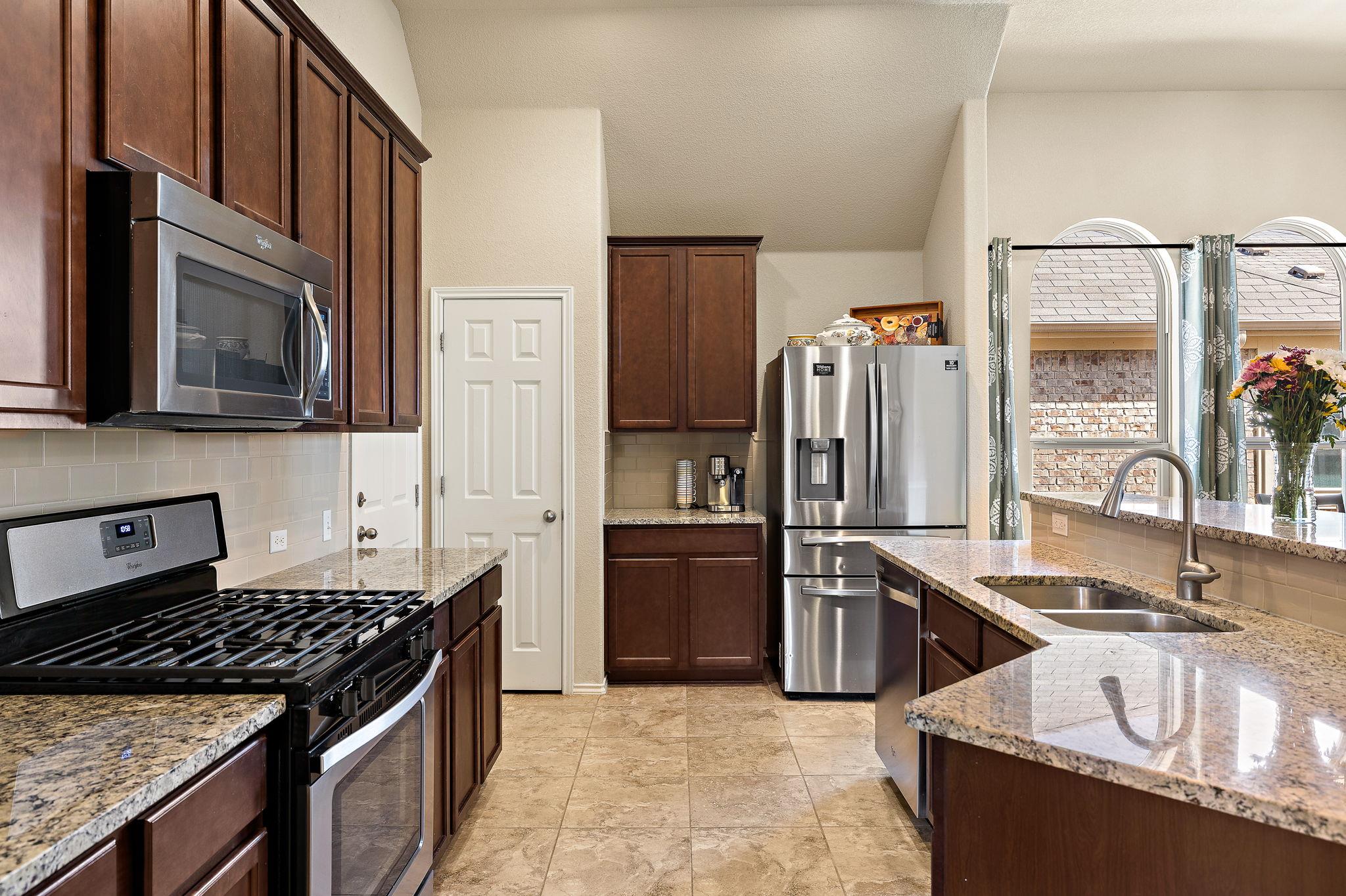 644 Peregrine WAY — photo 3