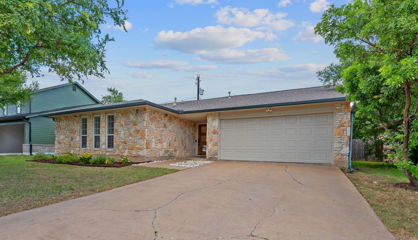 6008 Smith Oak TRL — photo 3