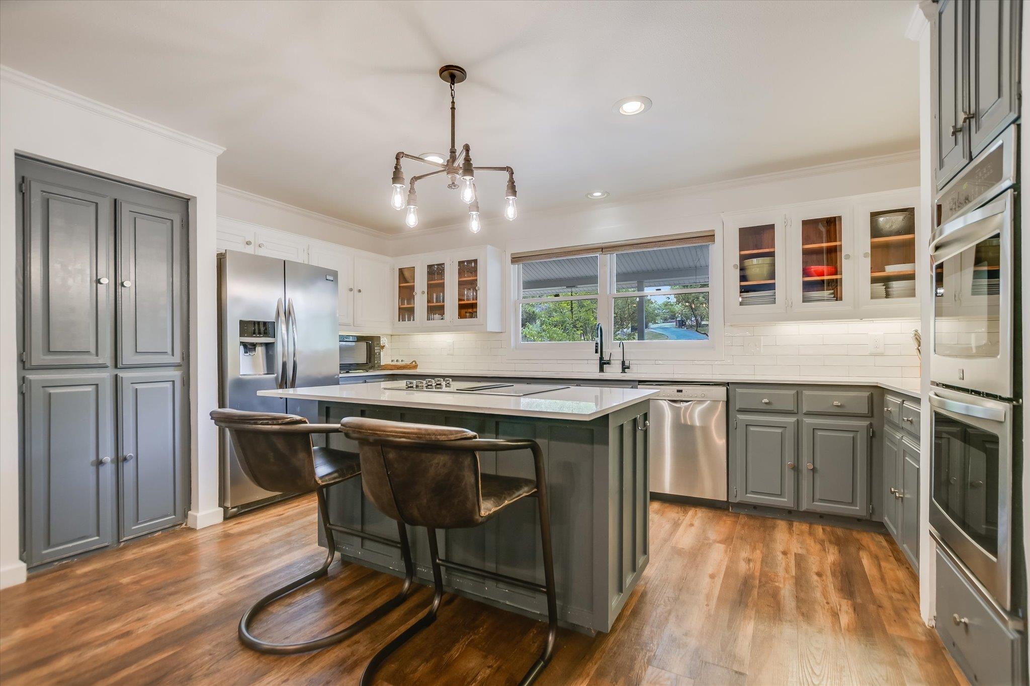 201 Sundown LN — photo 4