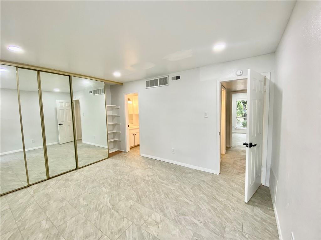 6910 Hart LN #403 — photo 5