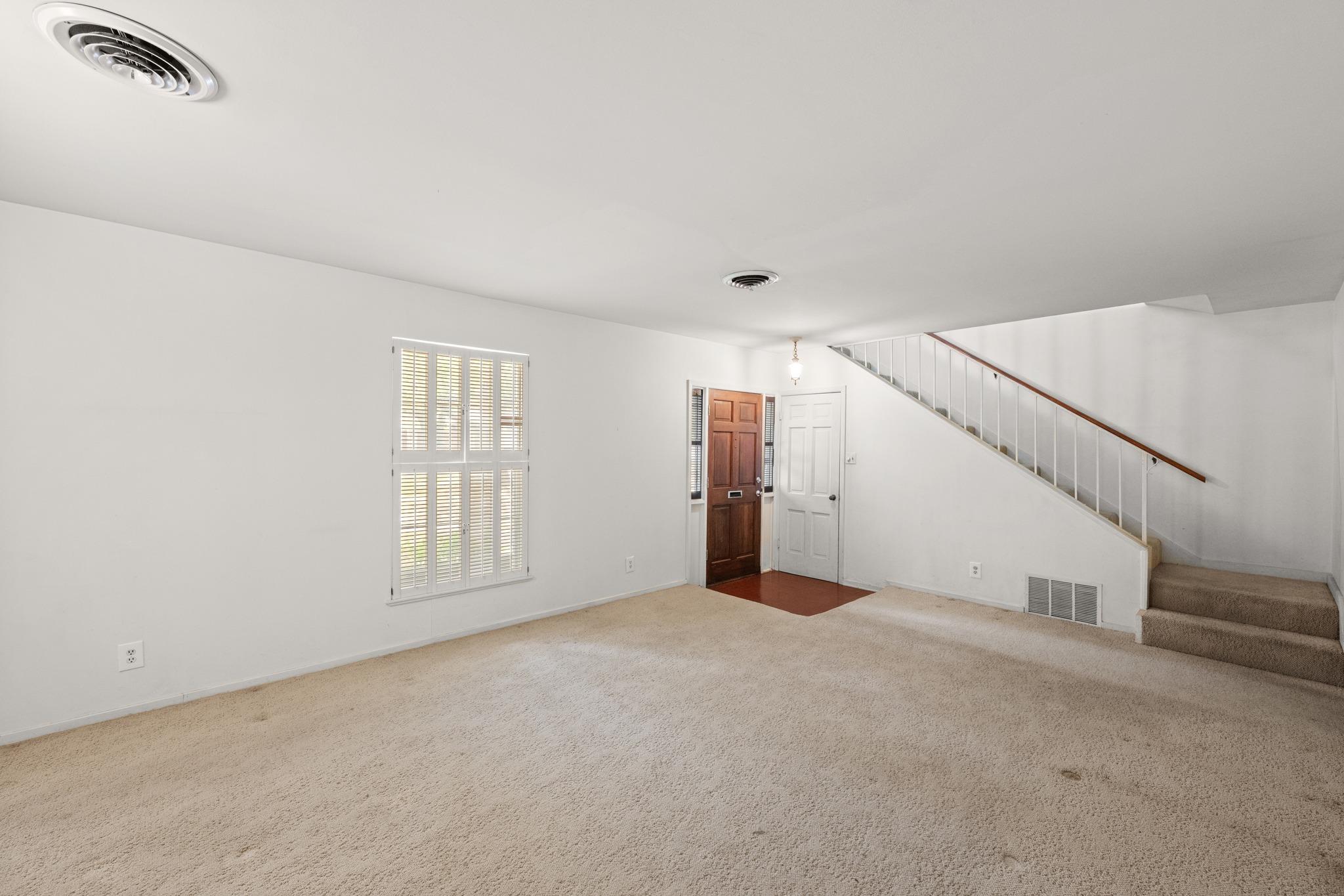 3914 Sierra DR — photo 4