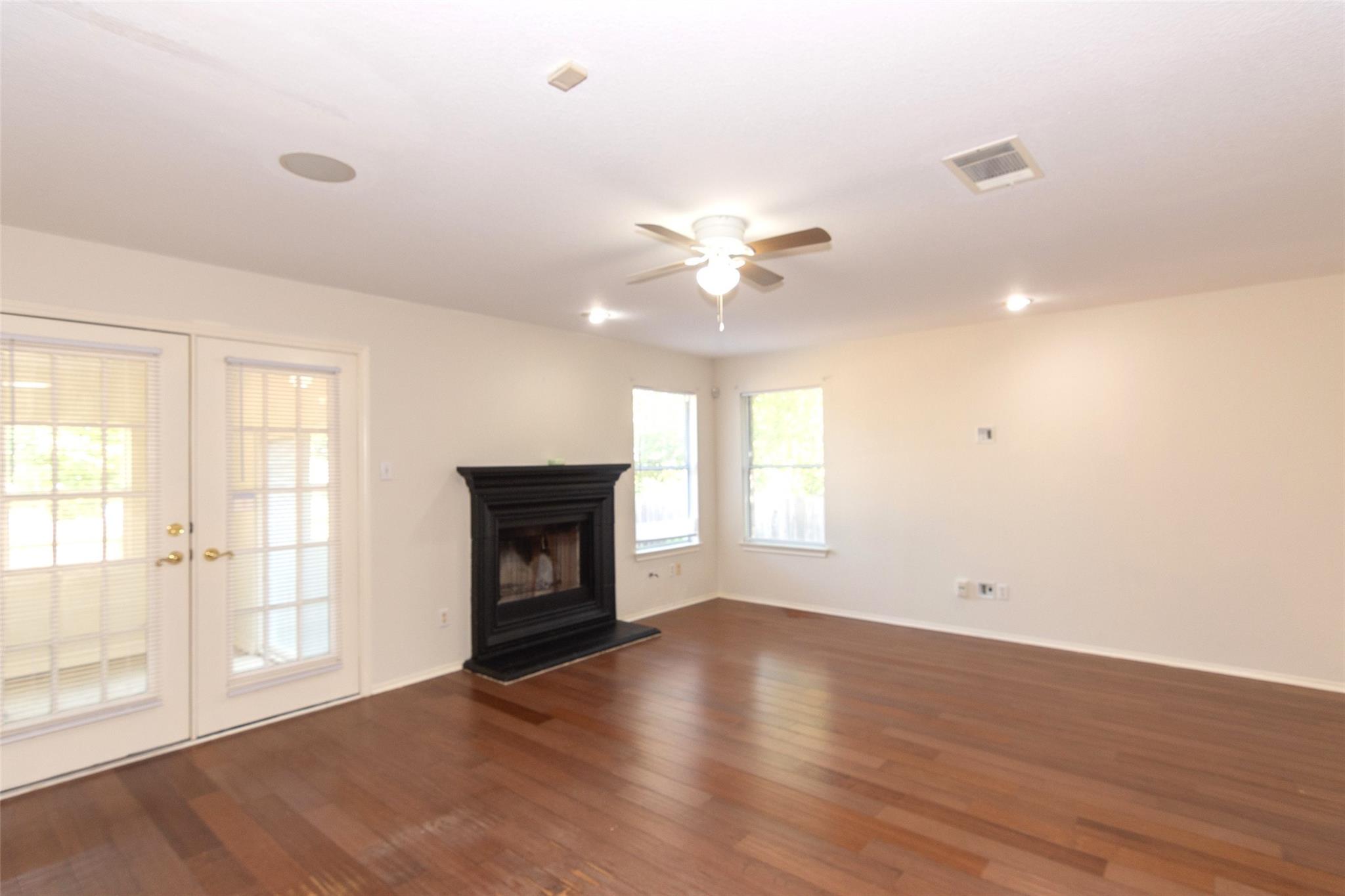 2321 Friarcreek LOOP — photo 4
