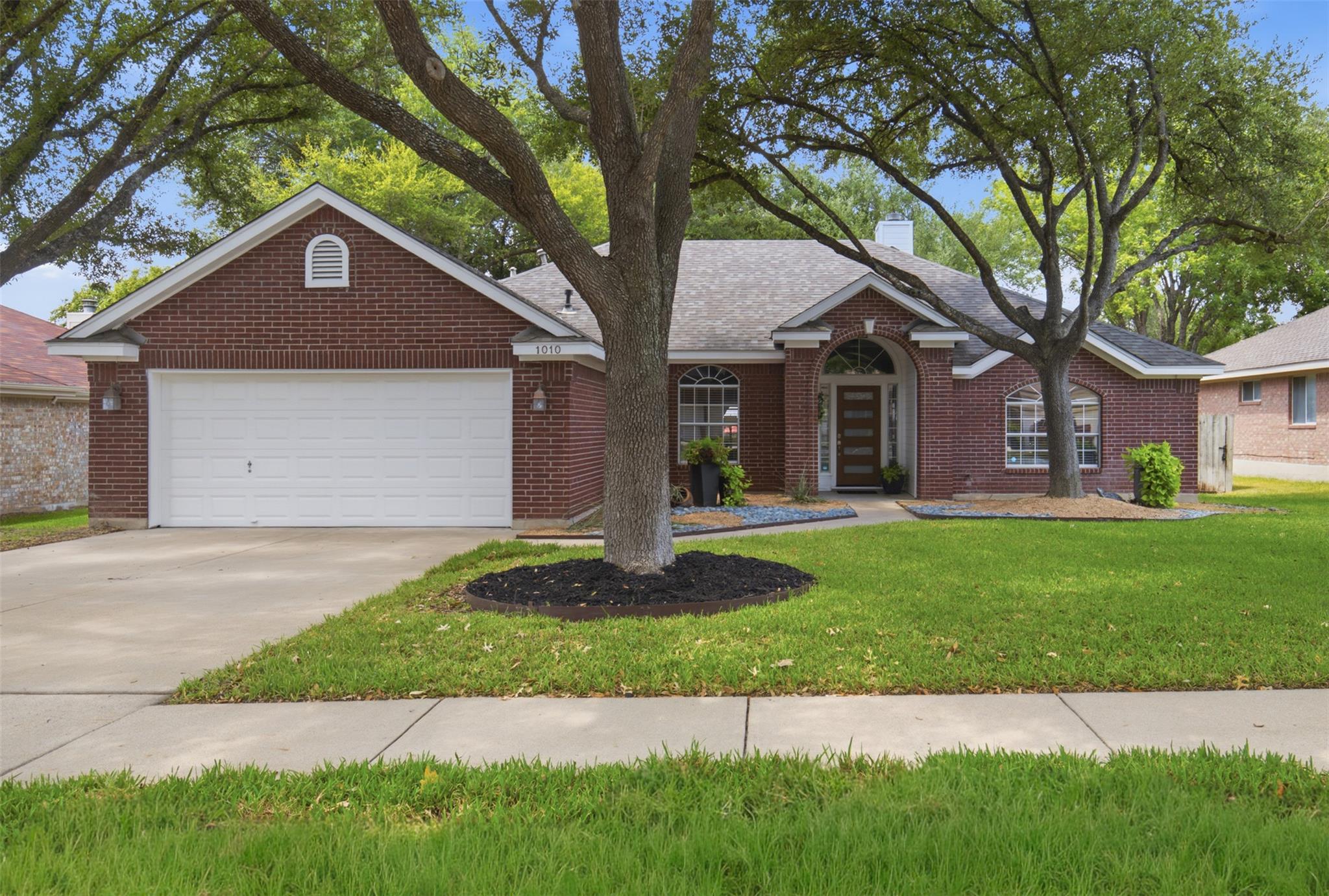 1010 Rocky Creek DR — photo 3