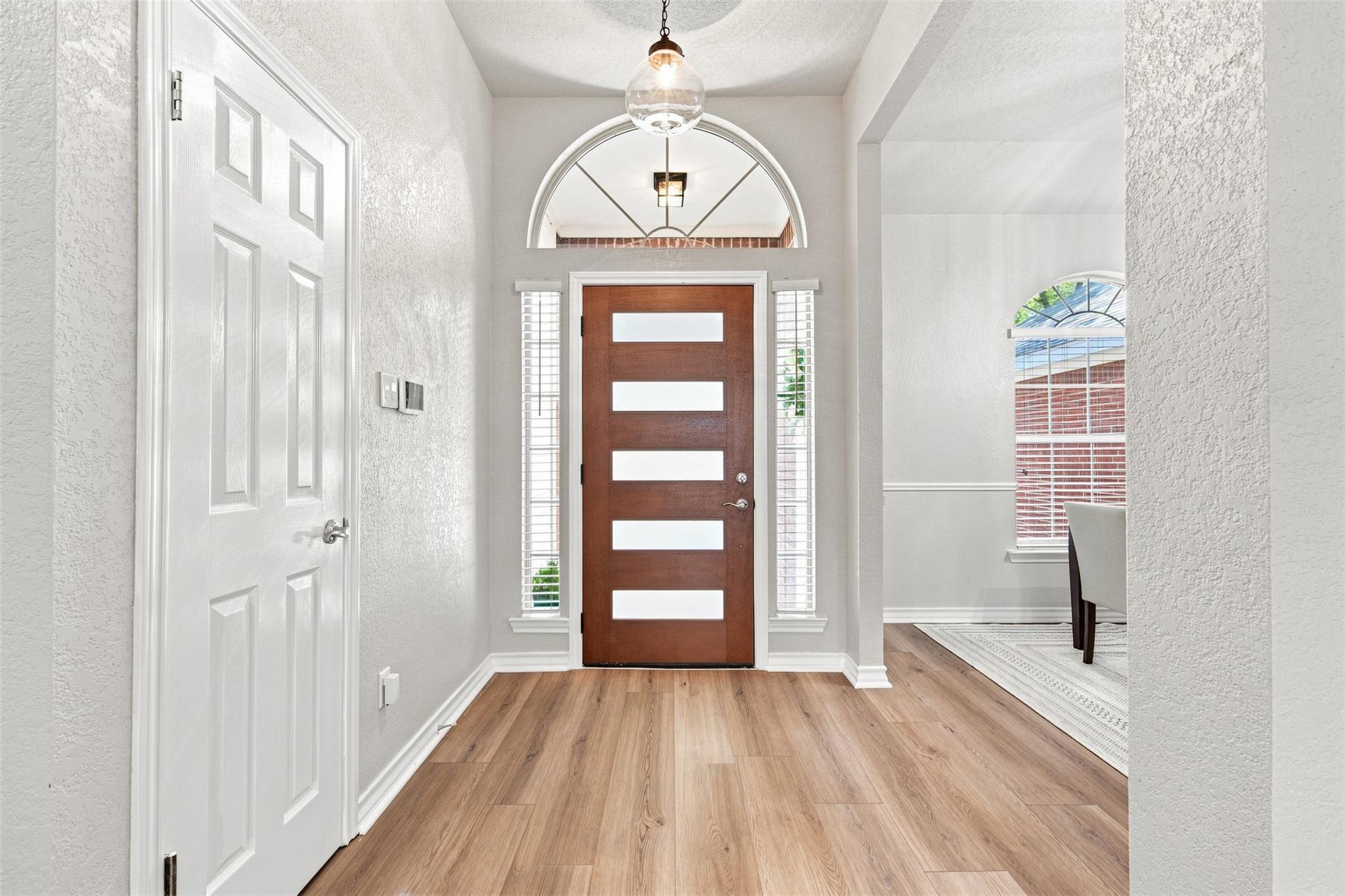 1010 Rocky Creek DR — photo 4