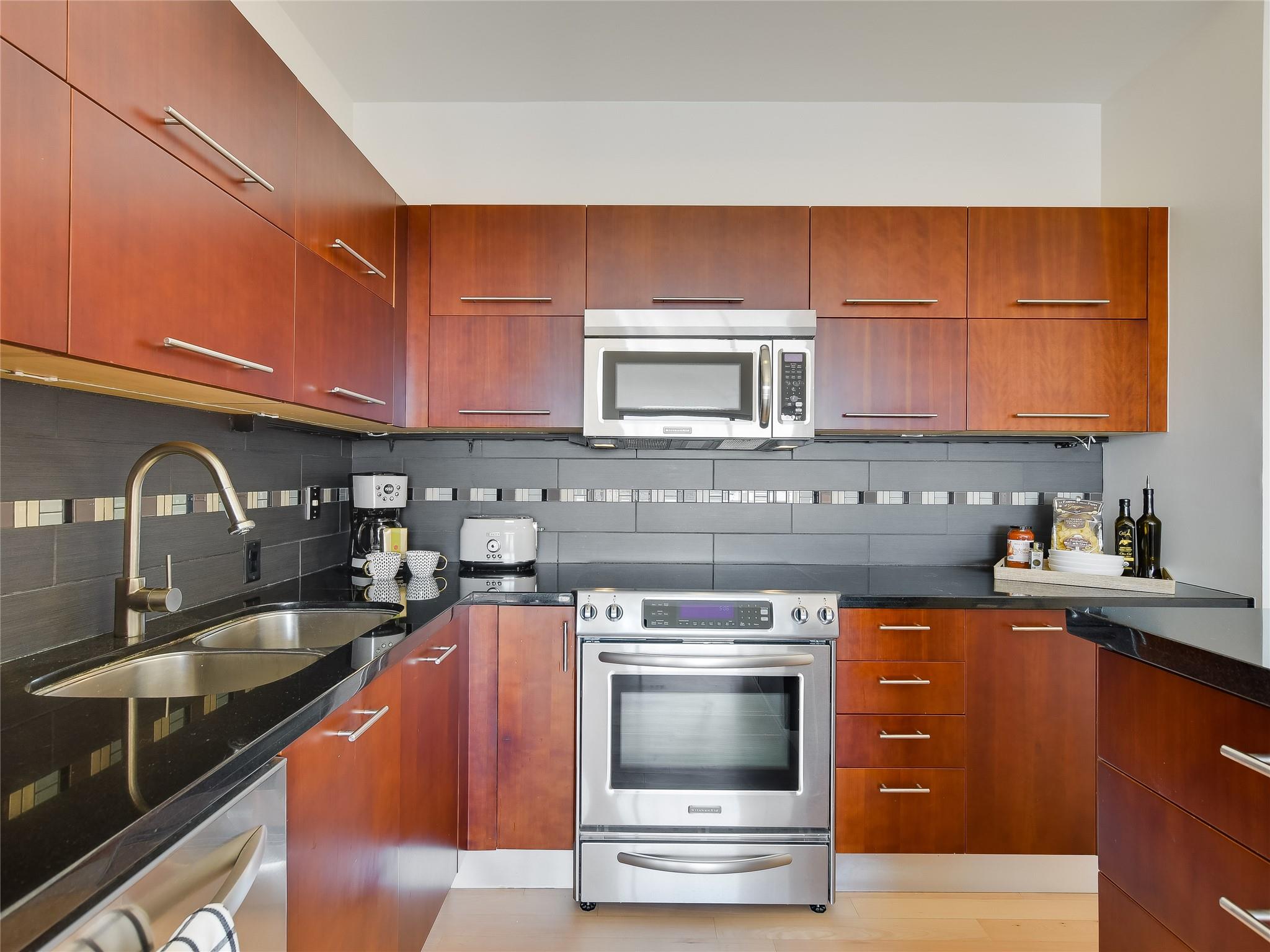 603 Davis ST #2001 — photo 3