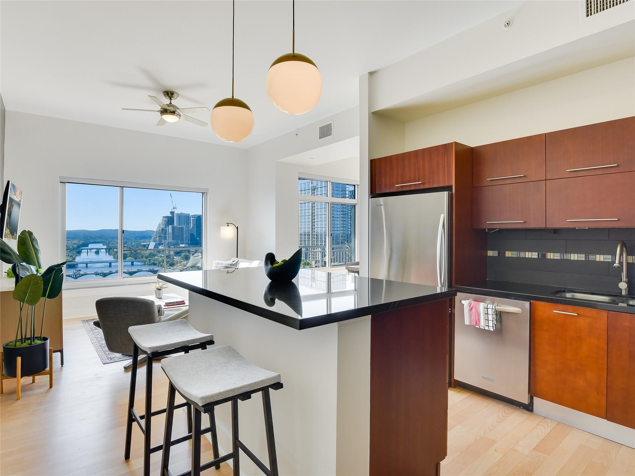 603 Davis ST #2001 — photo 4
