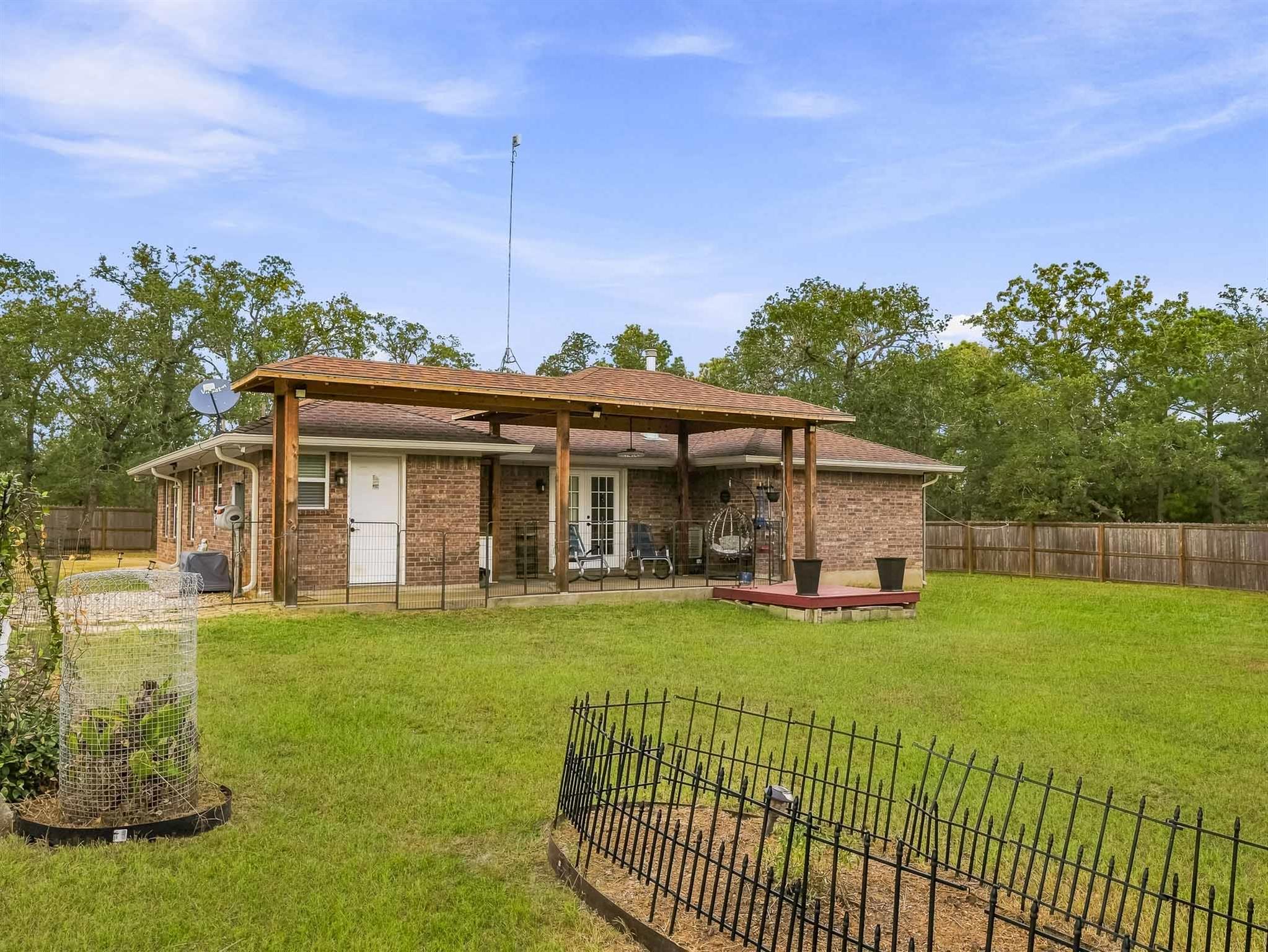 107 Turner LN — photo 4