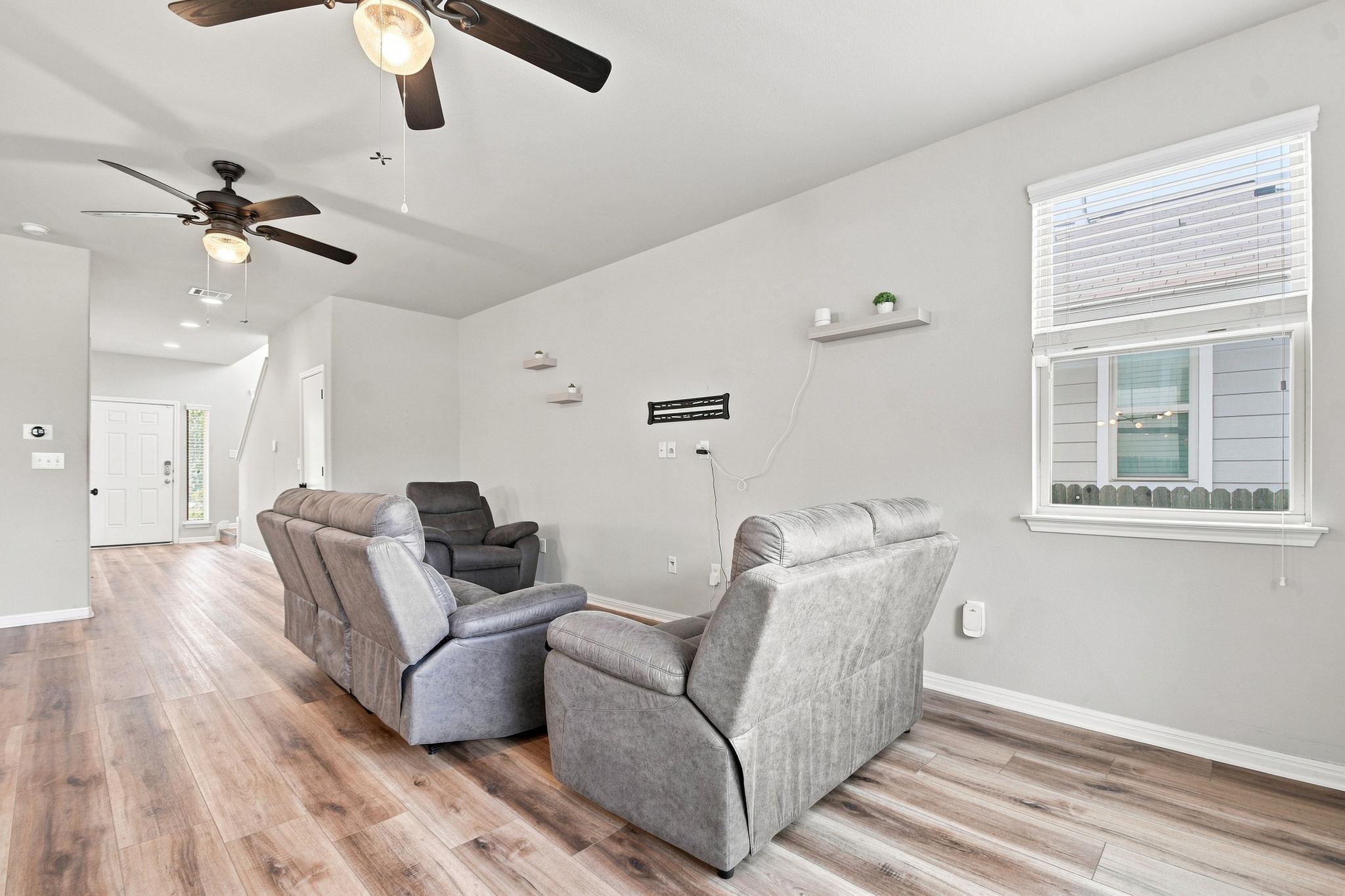 241 Eagle Brook LN — photo 5