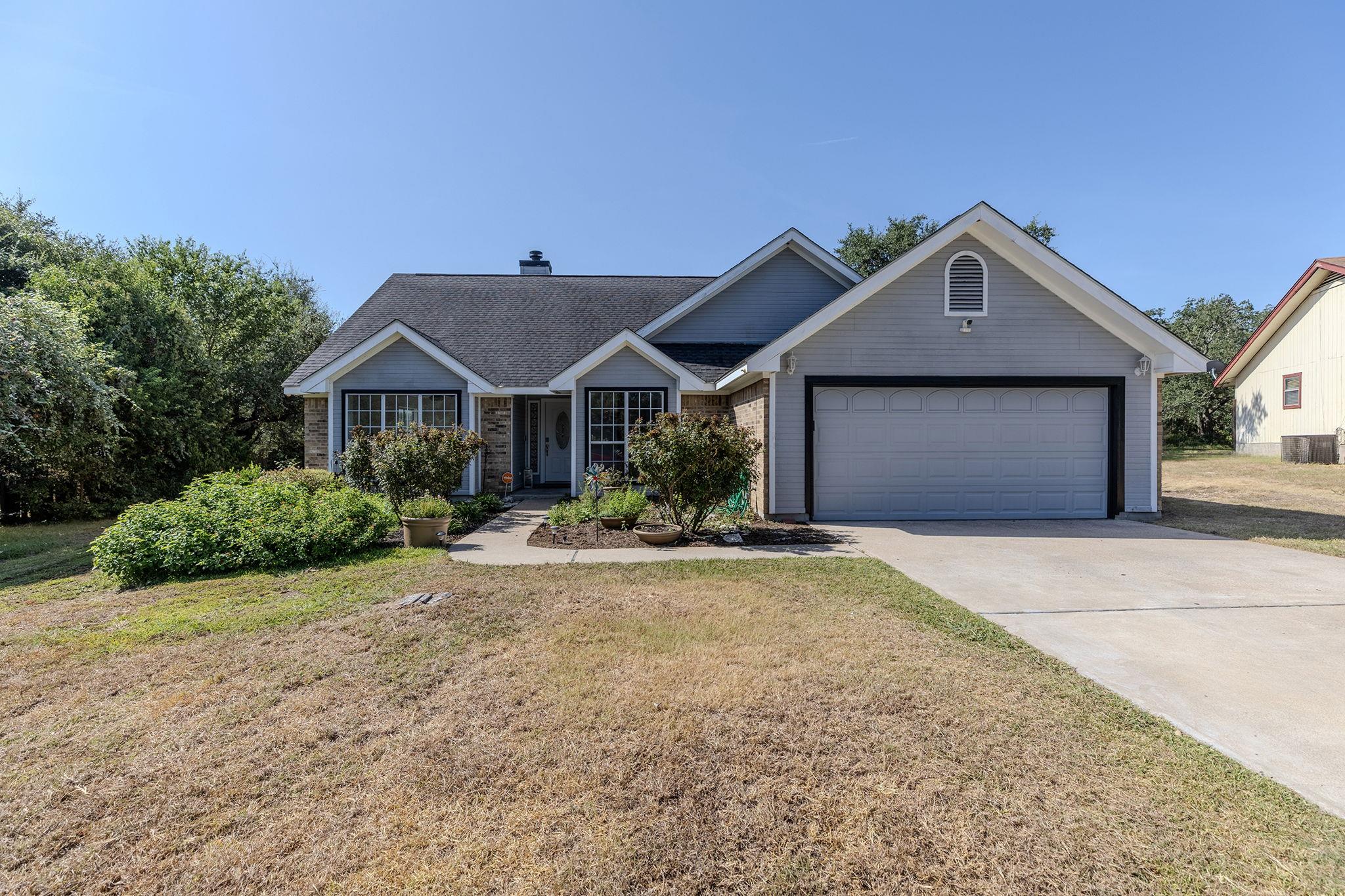 703 Post Oak CIR