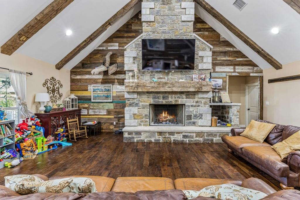 10111 Signal Hill RD — photo 3