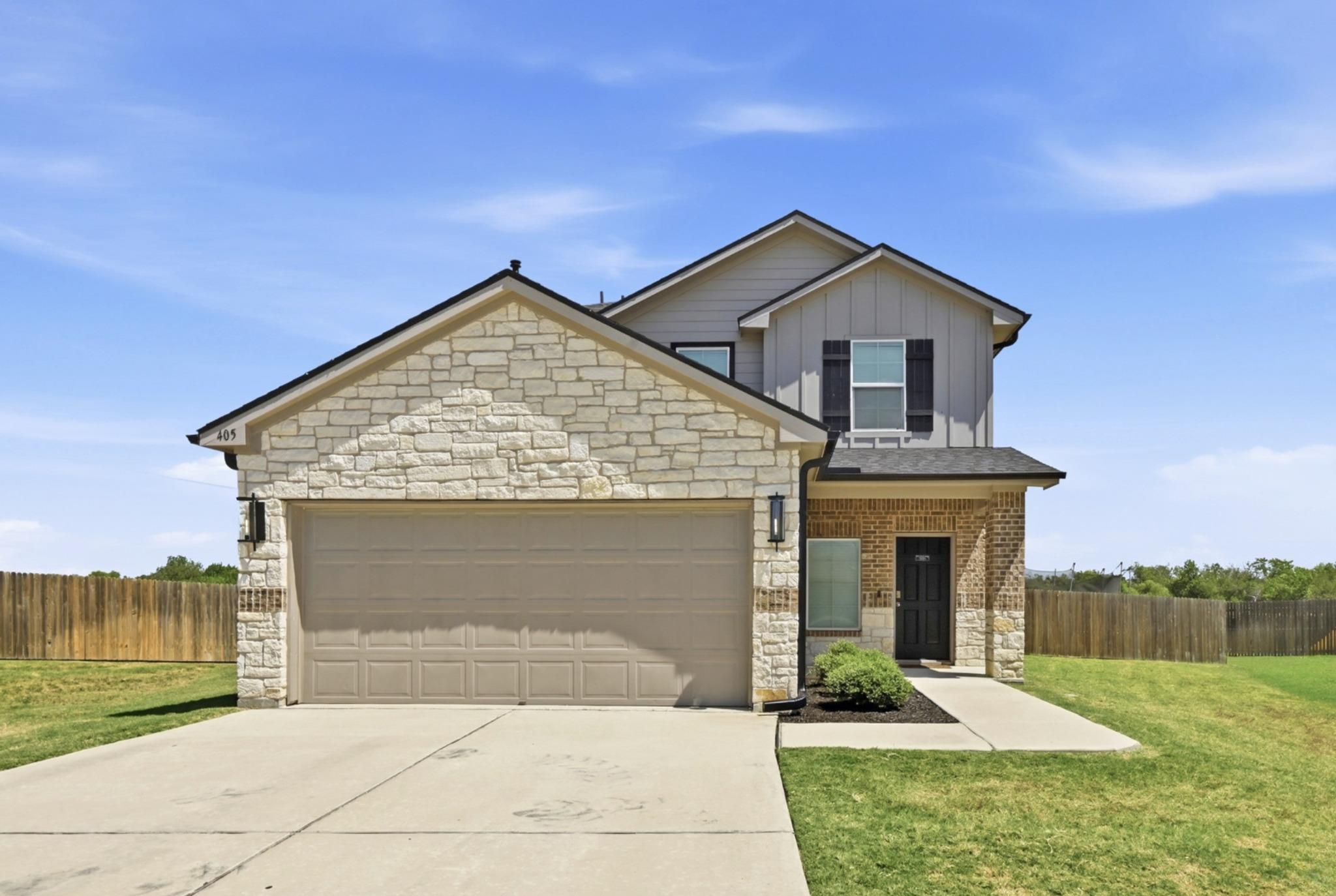 405 Andover LN