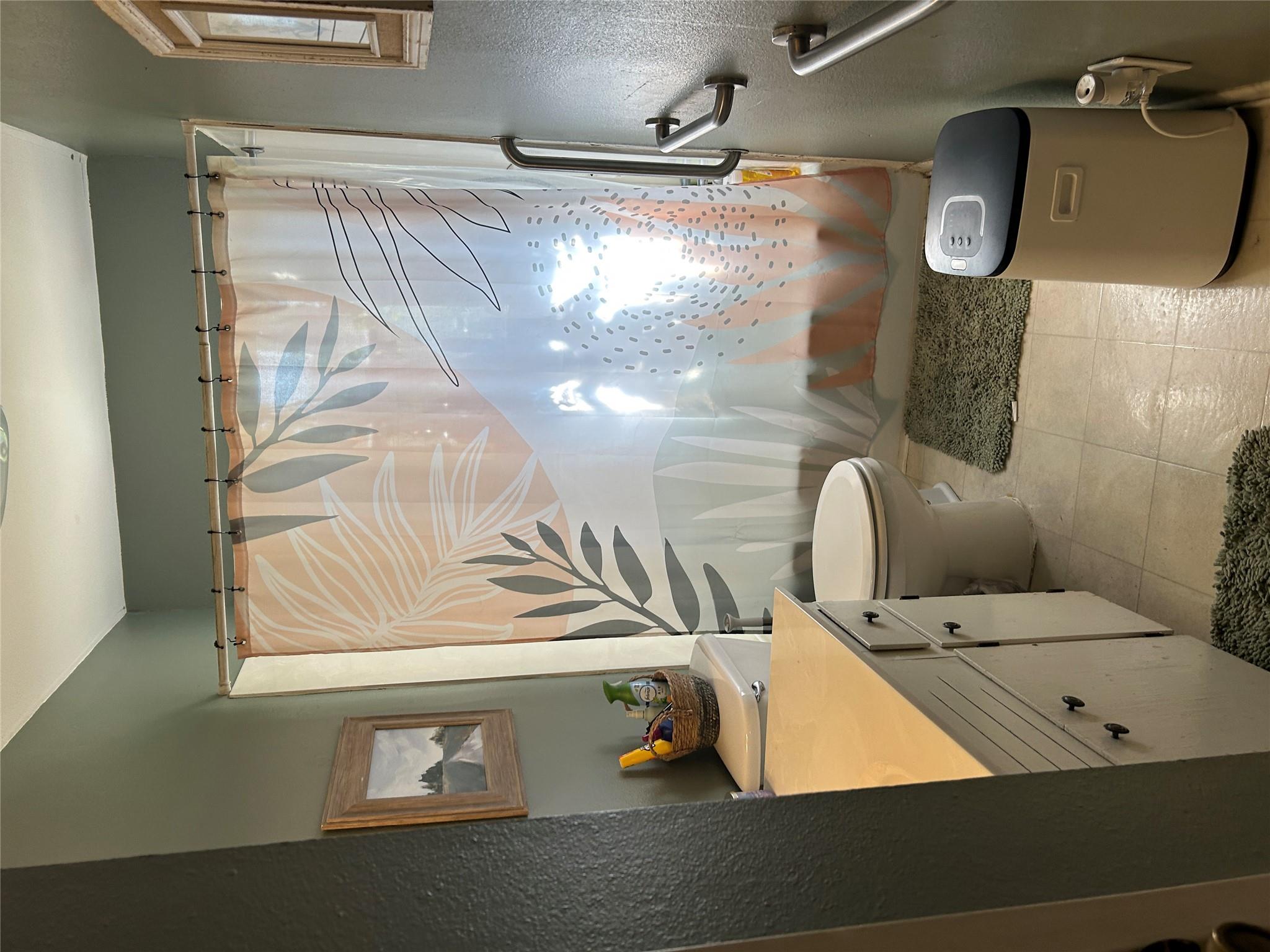 817 Harris ST — photo 4