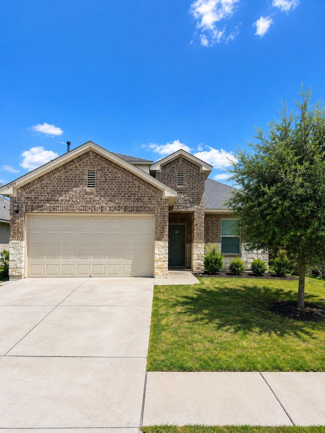 3703 Canaan Matthew DR — photo 3