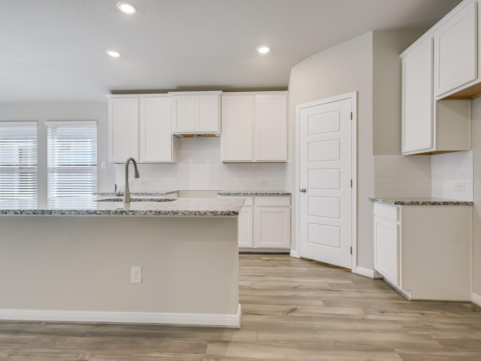 807 Universal DR — photo 5