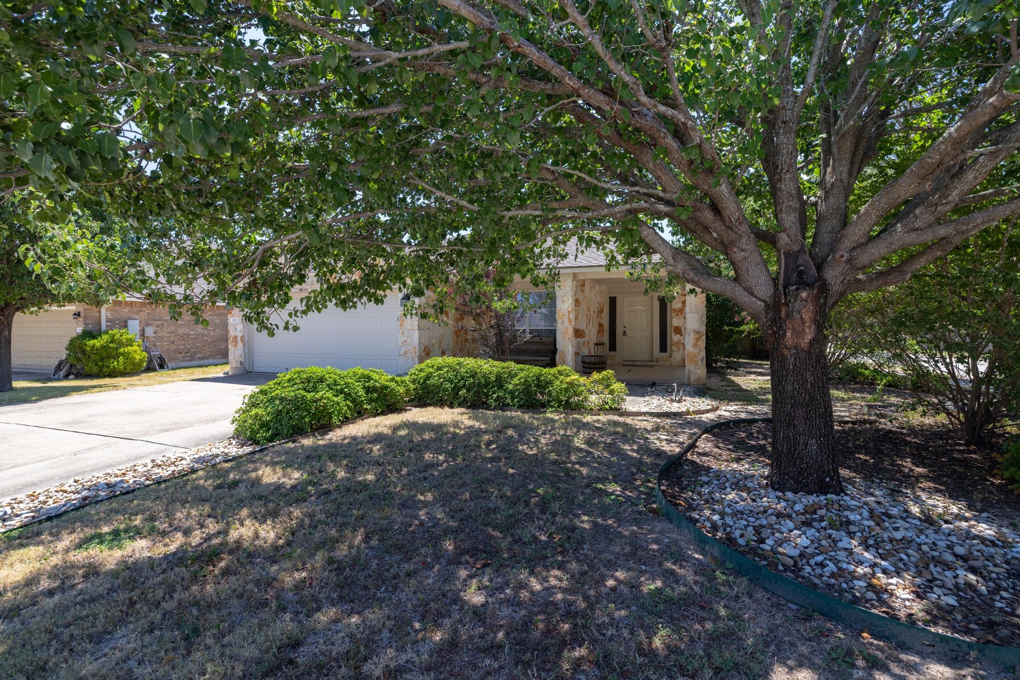 920 Flanagan DR — photo 4