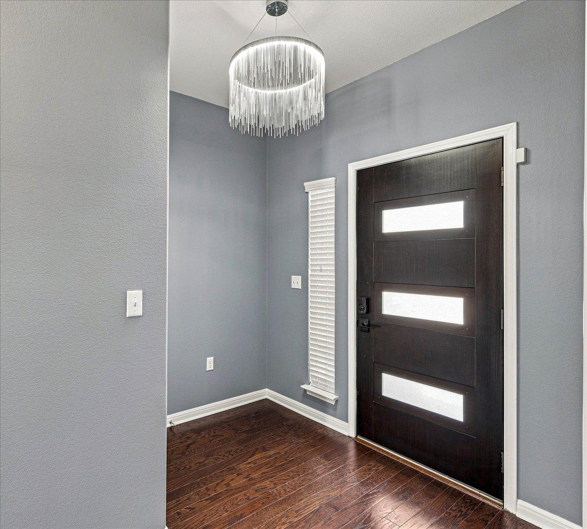 412 Alsatian LN — photo 5
