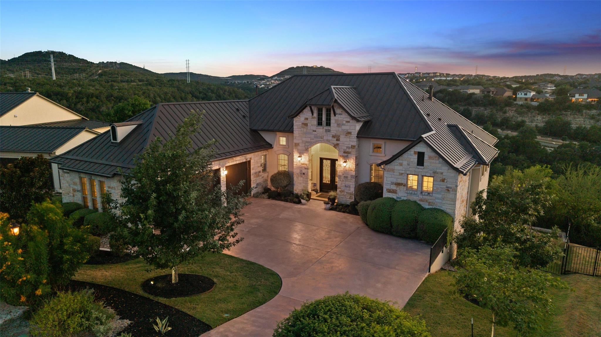 321 Bisset CT