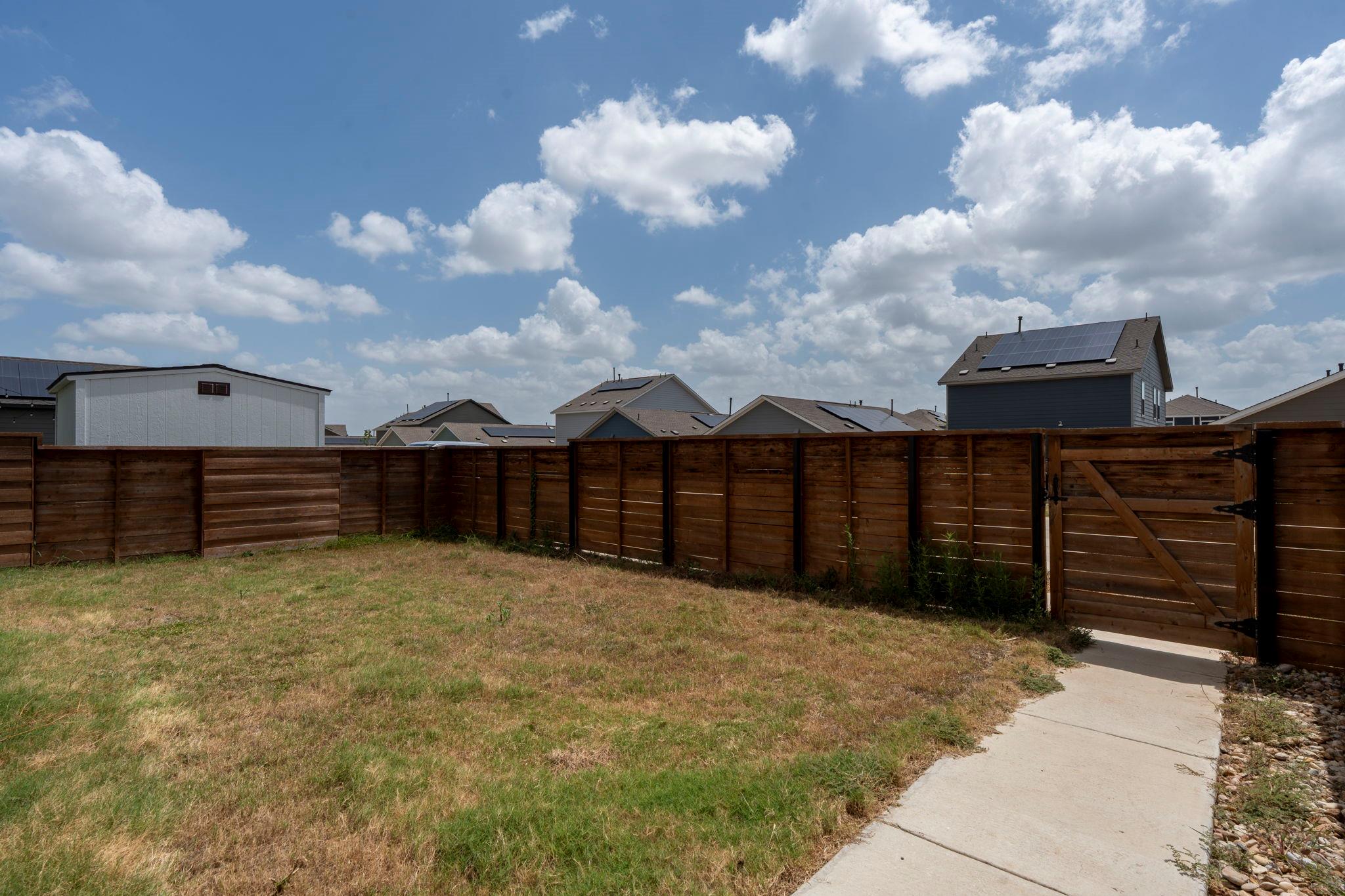 889 Powell ST — photo 4